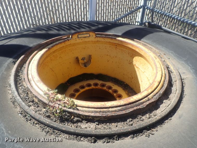 image for item GL9390 (4) 23.5R25 tires