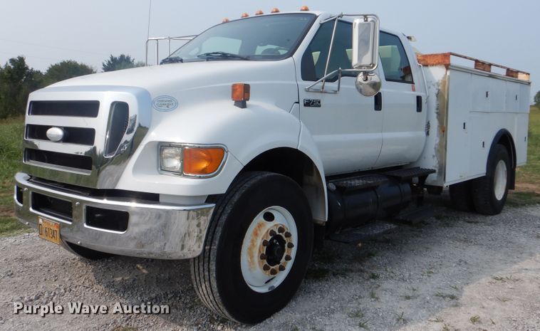 image for item GM9181 2009 Ford F750 Super Duty XL  utility truck