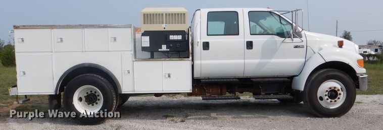 image for item GM9181 2009 Ford F750 Super Duty XL  utility truck