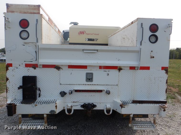 image for item GM9181 2009 Ford F750 Super Duty XL  utility truck