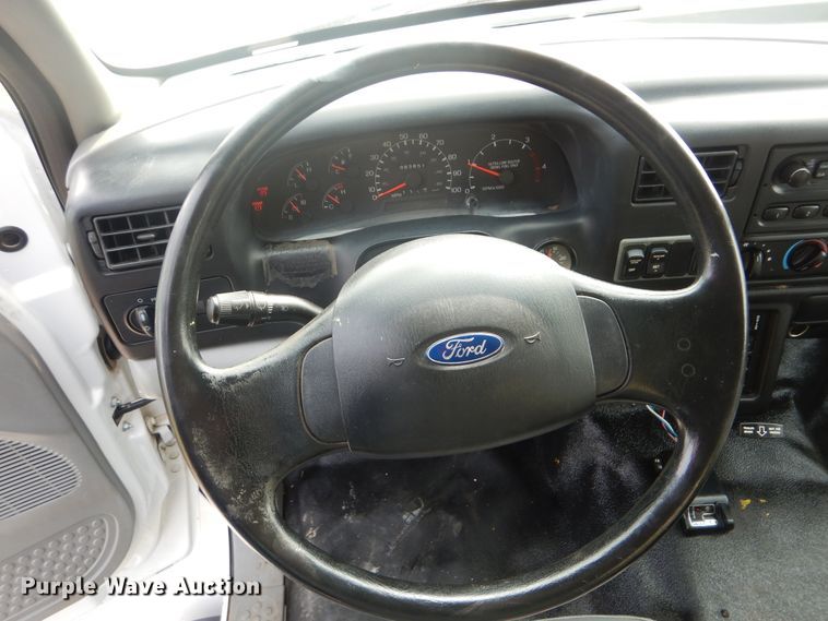 image for item GM9181 2009 Ford F750 Super Duty XL  utility truck