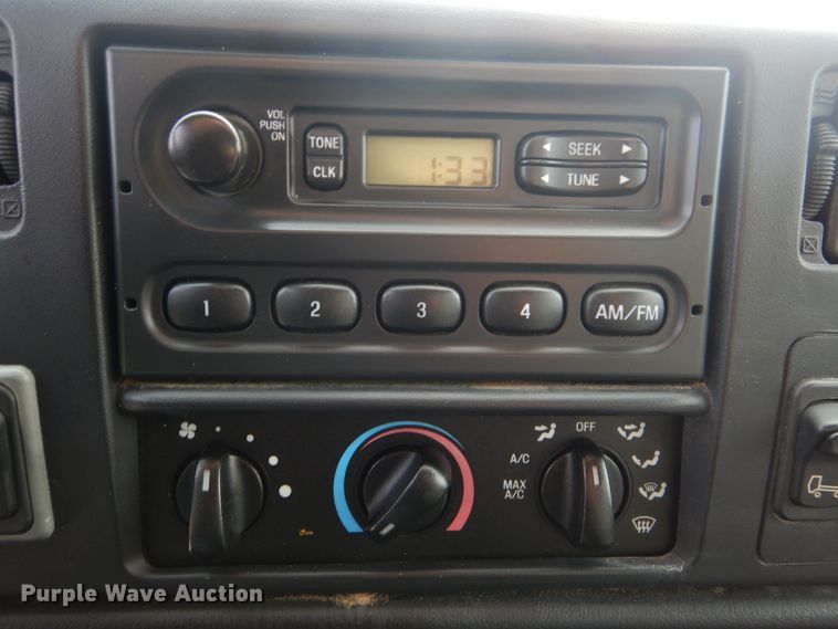 image for item GM9181 2009 Ford F750 Super Duty XL  utility truck