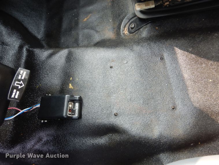 image for item GM9181 2009 Ford F750 Super Duty XL  utility truck