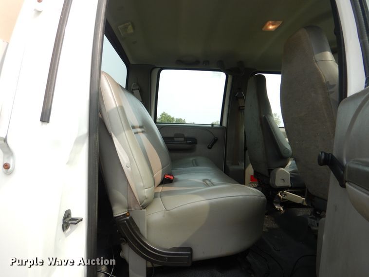 image for item GM9181 2009 Ford F750 Super Duty XL  utility truck