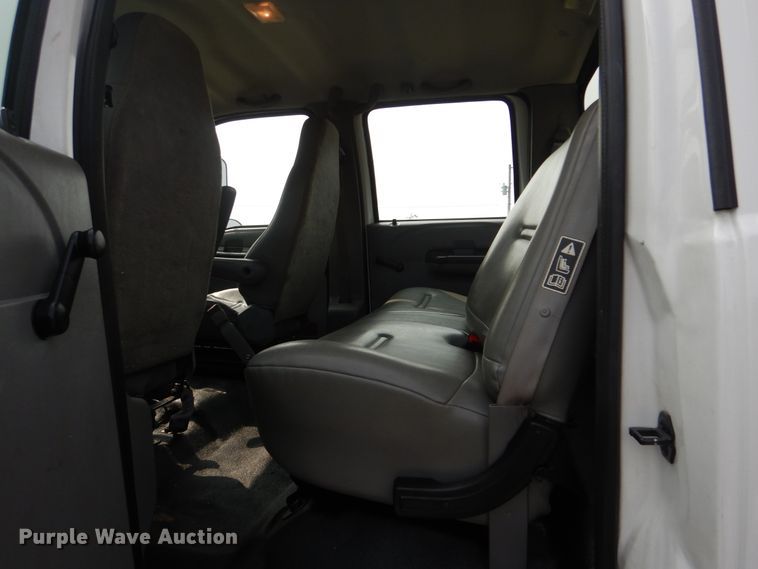 image for item GM9181 2009 Ford F750 Super Duty XL  utility truck