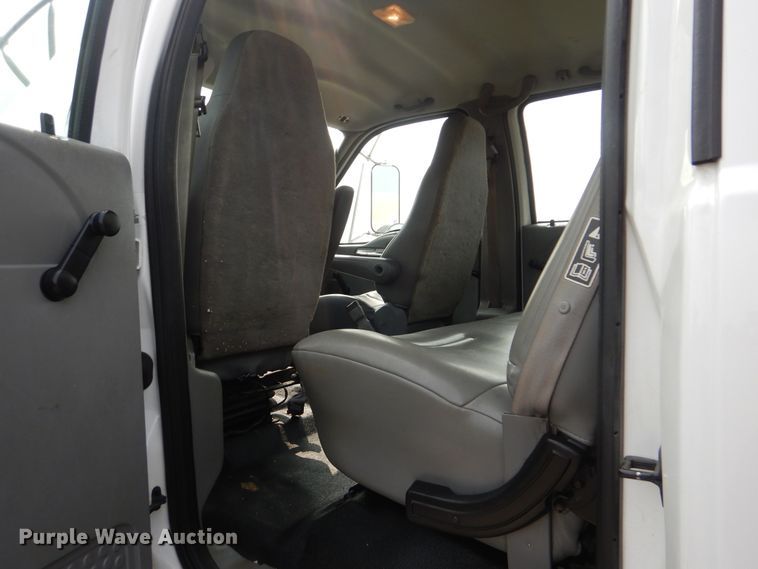 image for item GM9181 2009 Ford F750 Super Duty XL  utility truck