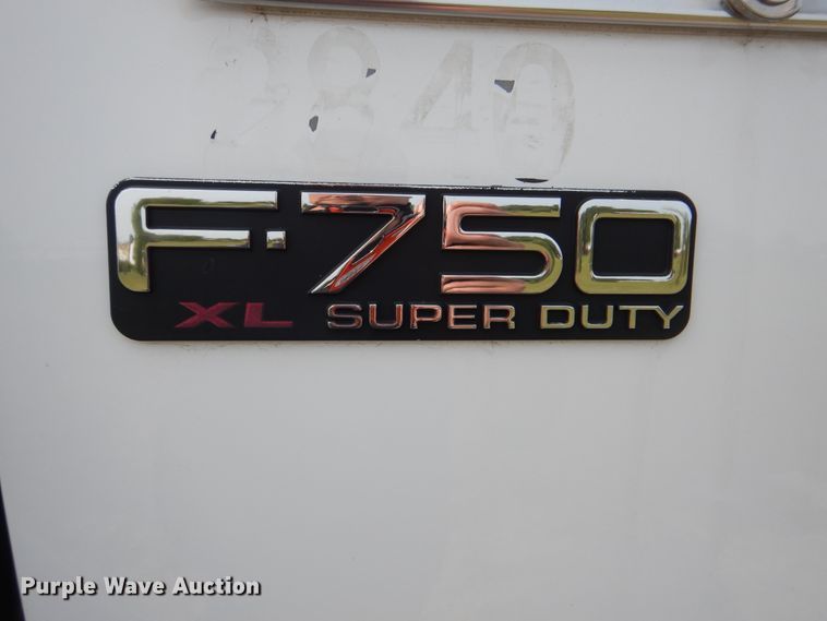 image for item GM9181 2009 Ford F750 Super Duty XL  utility truck