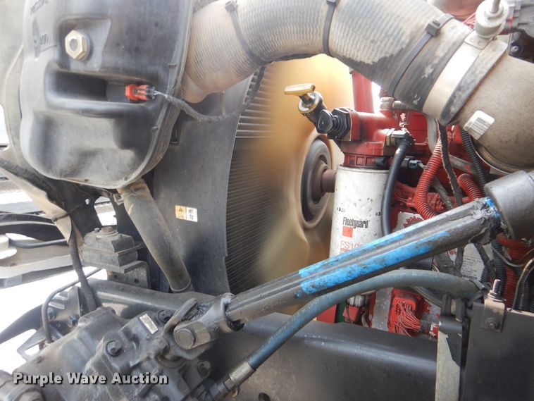 image for item GM9181 2009 Ford F750 Super Duty XL  utility truck