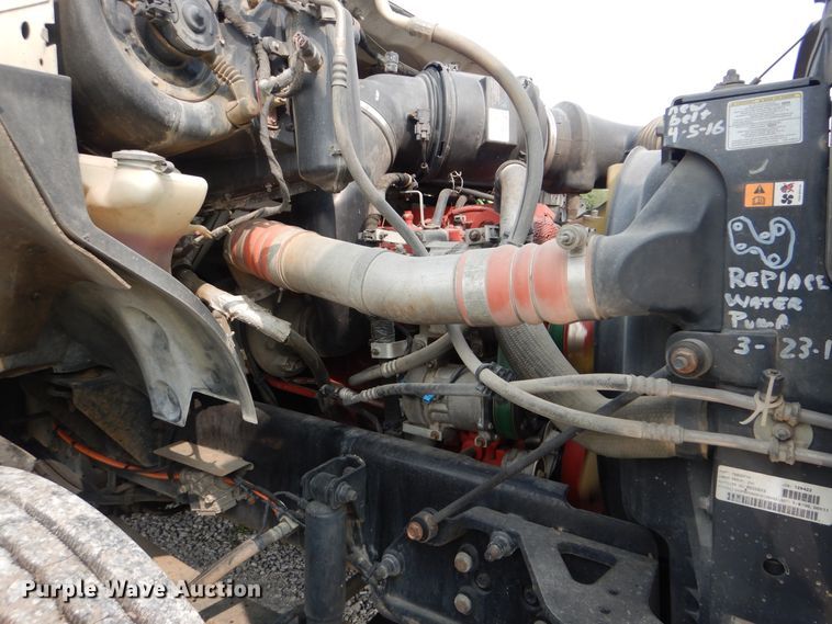 image for item GM9181 2009 Ford F750 Super Duty XL  utility truck