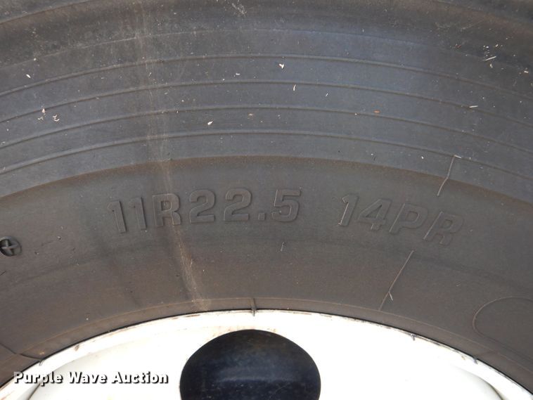 image for item GM9181 2009 Ford F750 Super Duty XL  utility truck