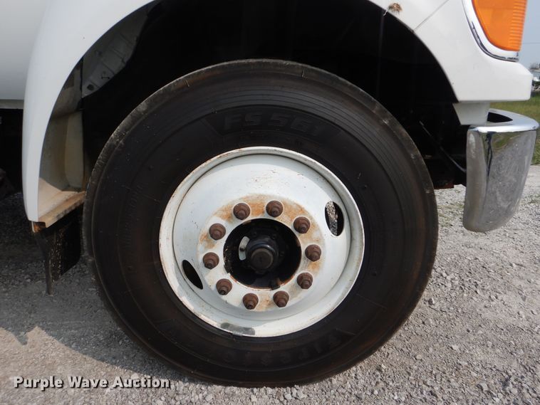 image for item GM9181 2009 Ford F750 Super Duty XL  utility truck