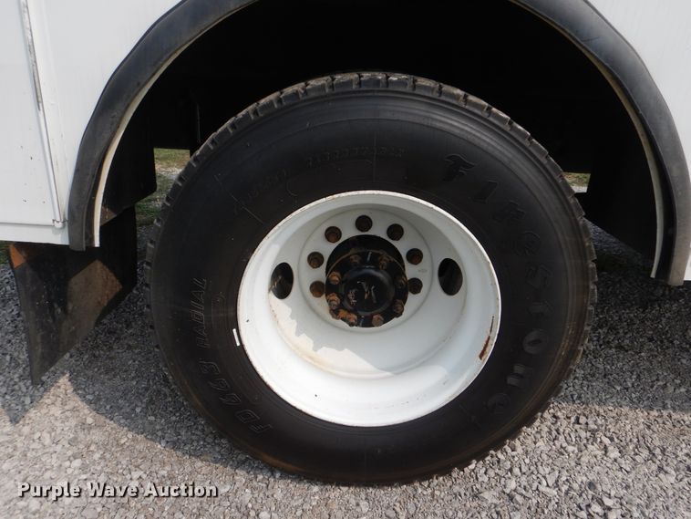 image for item GM9181 2009 Ford F750 Super Duty XL  utility truck