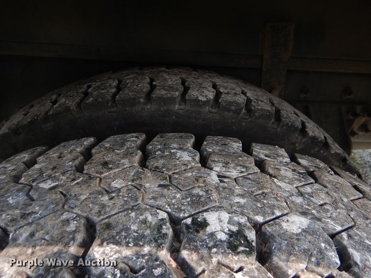 image for item GM9181 2009 Ford F750 Super Duty XL  utility truck