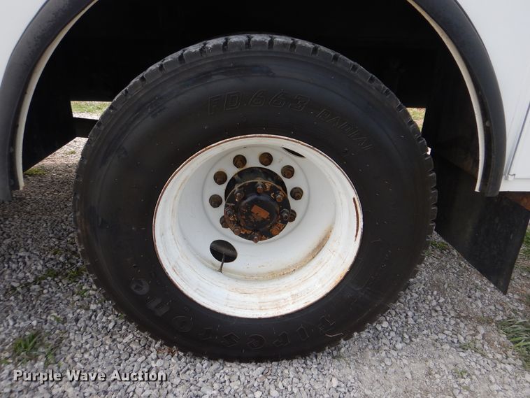 image for item GM9181 2009 Ford F750 Super Duty XL  utility truck