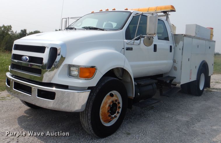 image for item GM9184 2008 Ford F750 Super Duty XL  utility truck