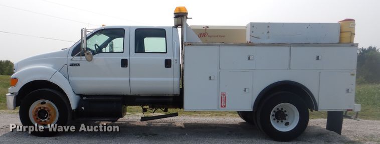 image for item GM9184 2008 Ford F750 Super Duty XL  utility truck