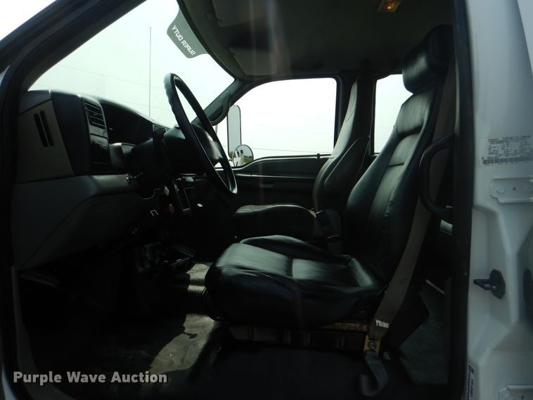 image for item GM9184 2008 Ford F750 Super Duty XL  utility truck