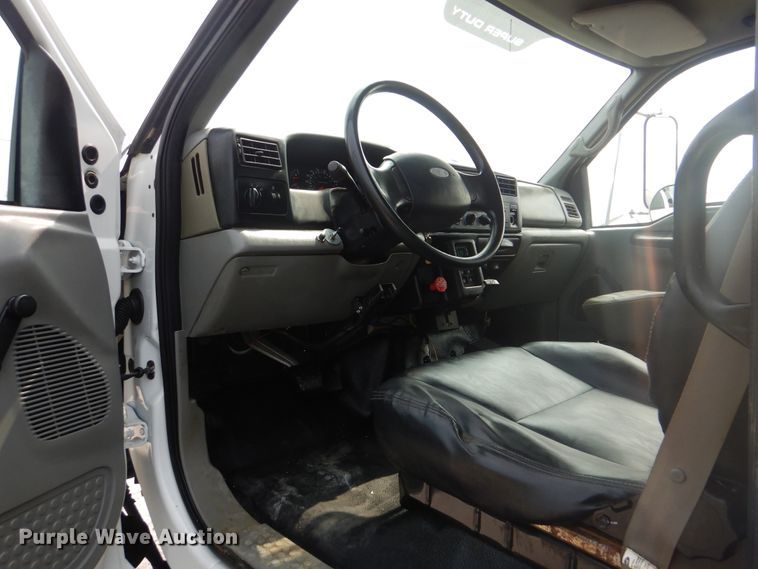 image for item GM9184 2008 Ford F750 Super Duty XL  utility truck