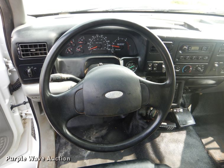 image for item GM9184 2008 Ford F750 Super Duty XL  utility truck