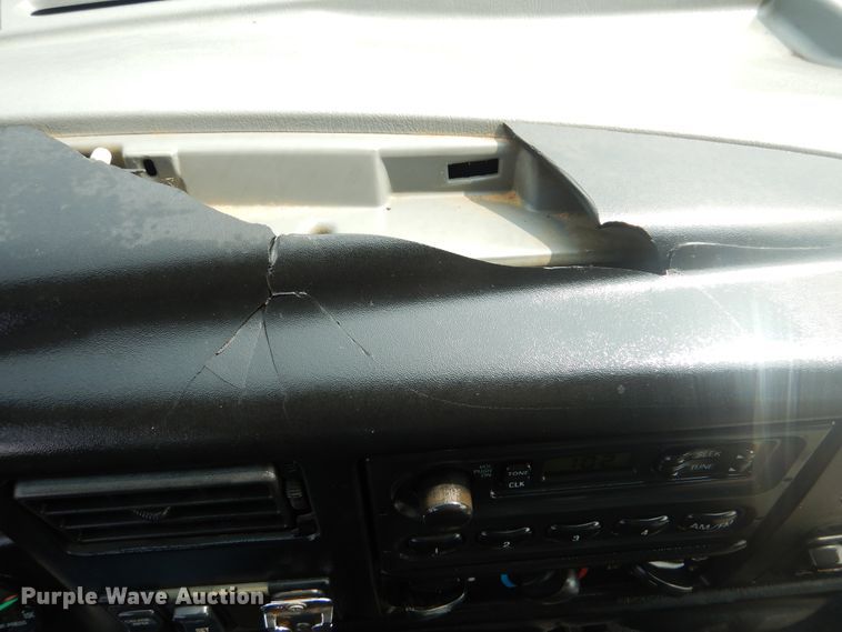 image for item GM9184 2008 Ford F750 Super Duty XL  utility truck