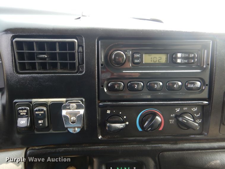 image for item GM9184 2008 Ford F750 Super Duty XL  utility truck