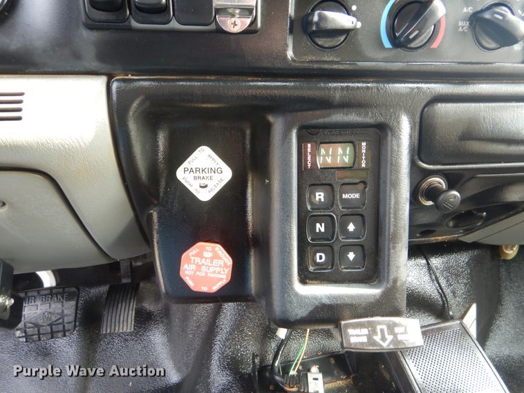 image for item GM9184 2008 Ford F750 Super Duty XL  utility truck