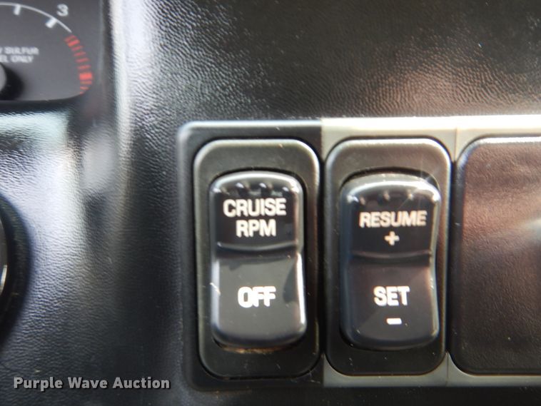 image for item GM9184 2008 Ford F750 Super Duty XL  utility truck