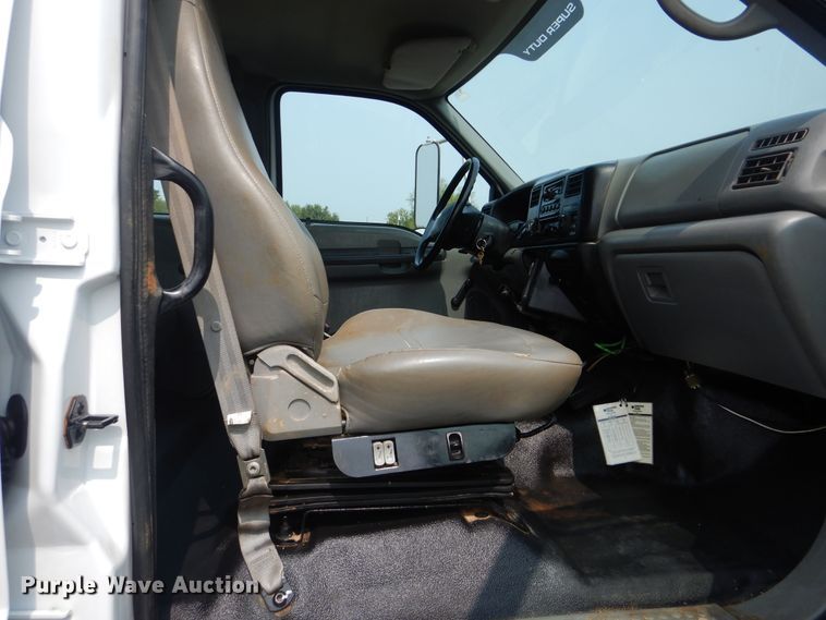 image for item GM9184 2008 Ford F750 Super Duty XL  utility truck