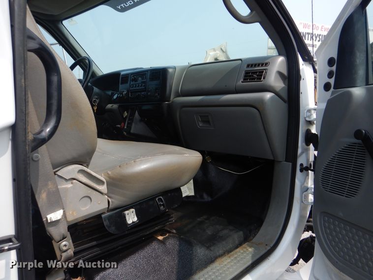 image for item GM9184 2008 Ford F750 Super Duty XL  utility truck