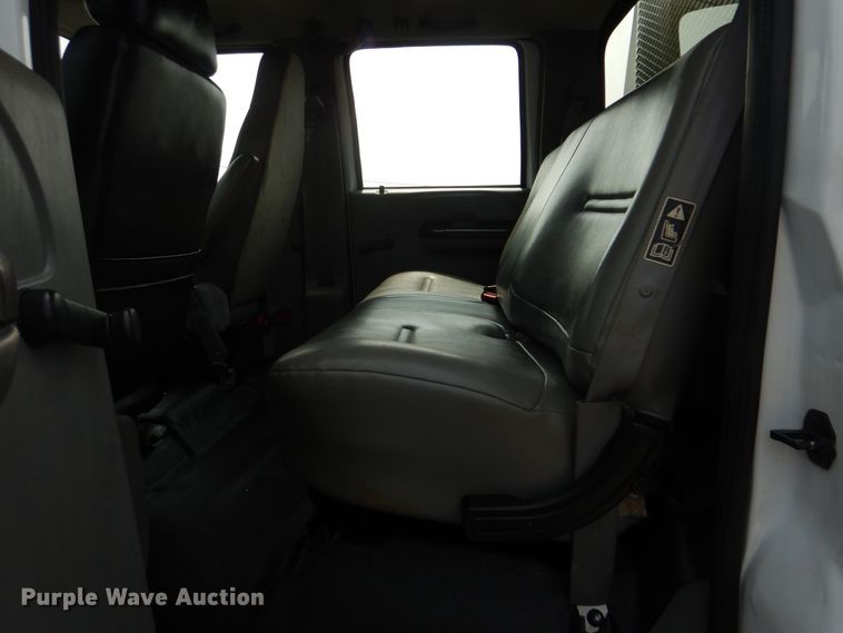 image for item GM9184 2008 Ford F750 Super Duty XL  utility truck