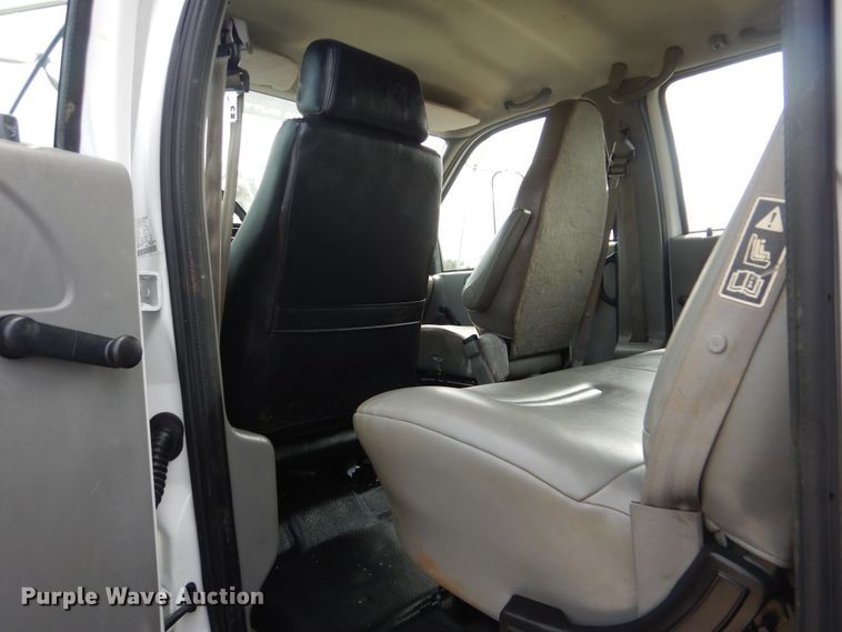 image for item GM9184 2008 Ford F750 Super Duty XL  utility truck