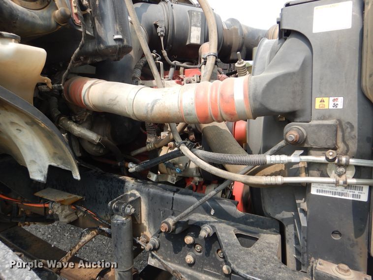 image for item GM9184 2008 Ford F750 Super Duty XL  utility truck