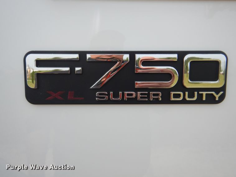 image for item GM9184 2008 Ford F750 Super Duty XL  utility truck