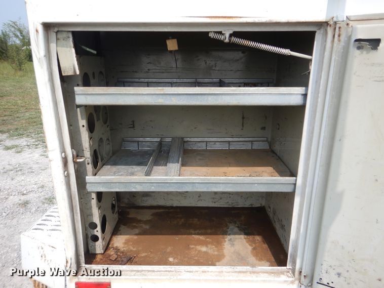 image for item GM9184 2008 Ford F750 Super Duty XL  utility truck