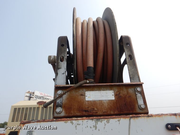 image for item GM9184 2008 Ford F750 Super Duty XL  utility truck