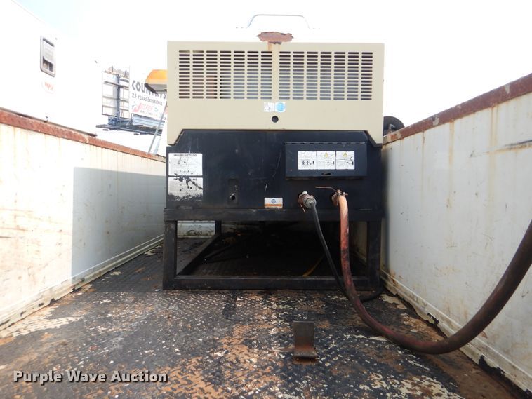 image for item GM9184 2008 Ford F750 Super Duty XL  utility truck