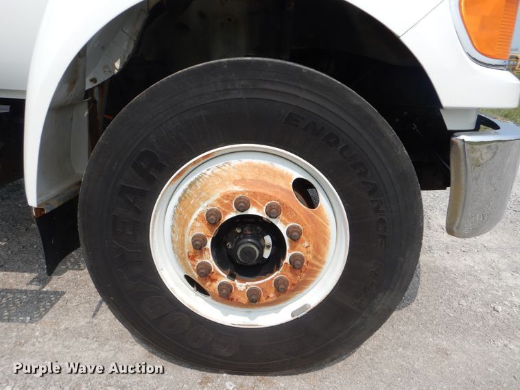 image for item GM9184 2008 Ford F750 Super Duty XL  utility truck