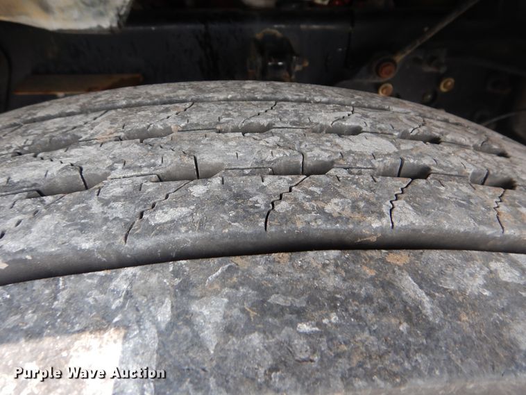 image for item GM9184 2008 Ford F750 Super Duty XL  utility truck