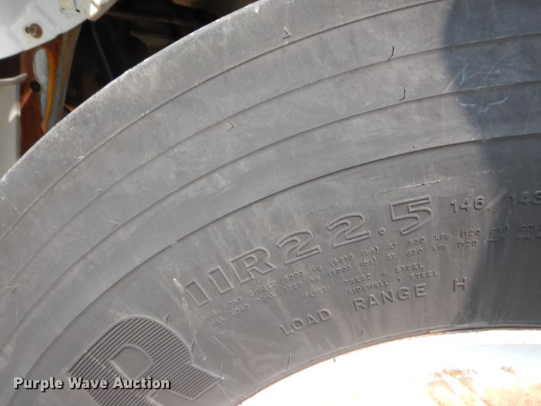 image for item GM9184 2008 Ford F750 Super Duty XL  utility truck