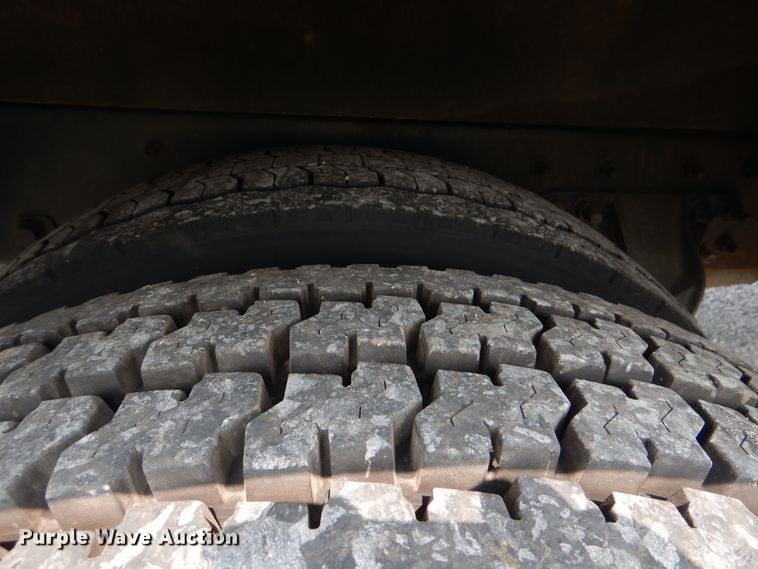 image for item GM9184 2008 Ford F750 Super Duty XL  utility truck