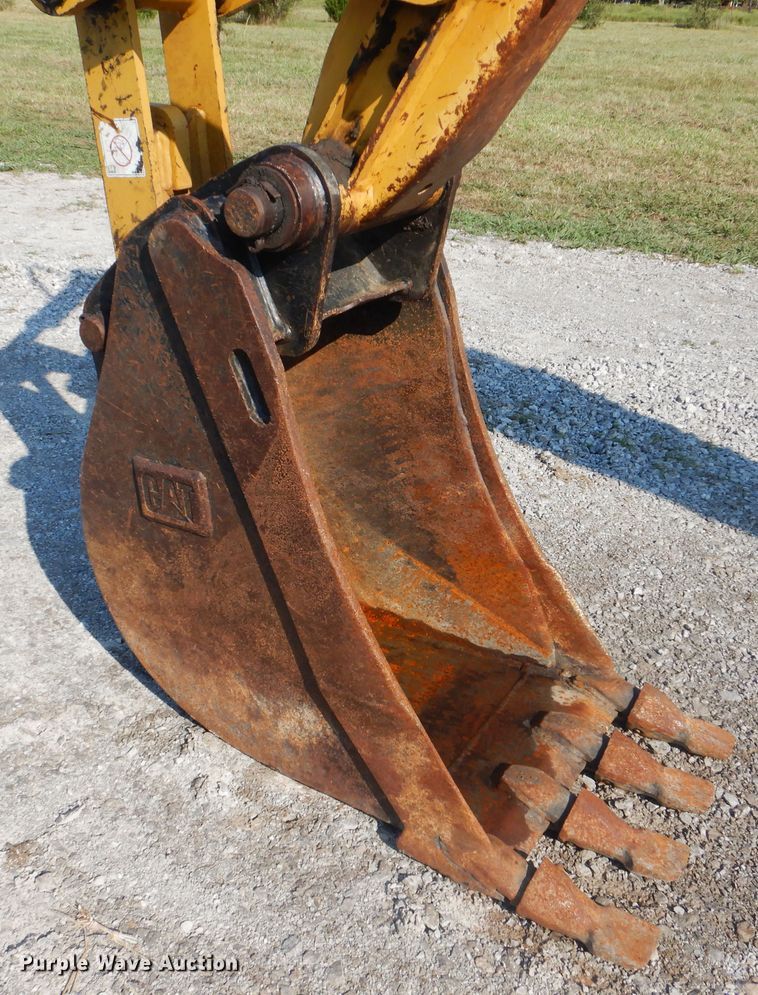 image for item GM9193 2004 Caterpillar 416D  backhoe