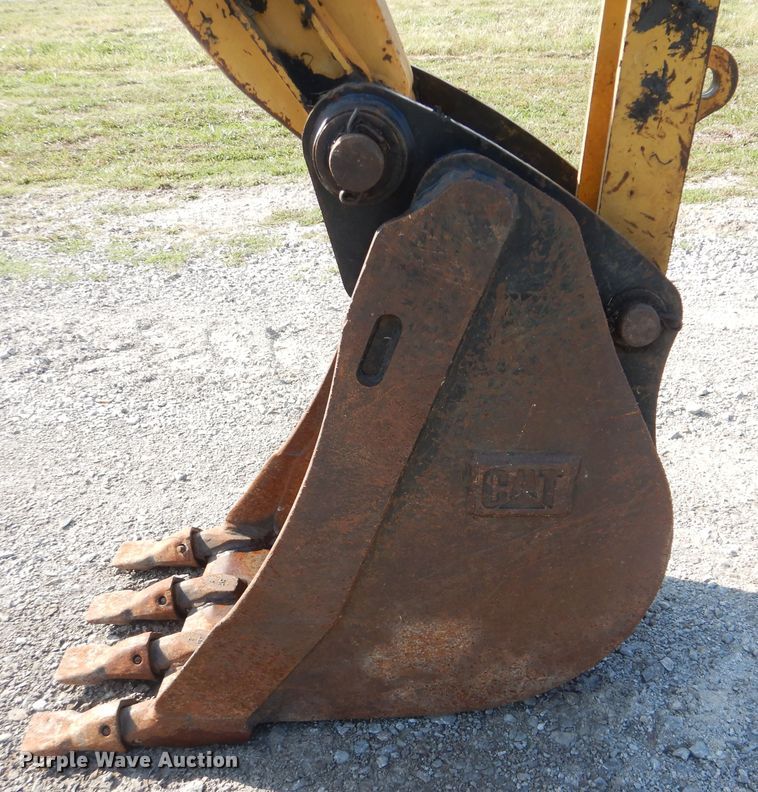 image for item GM9193 2004 Caterpillar 416D  backhoe