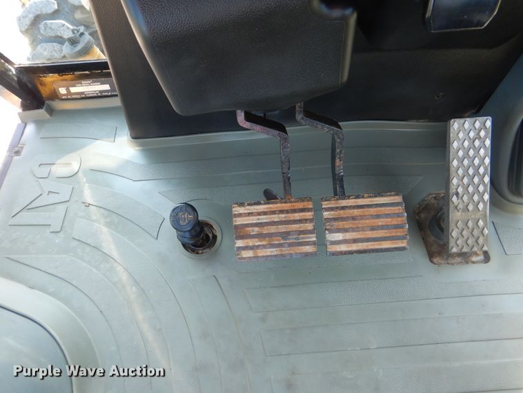 image for item GM9193 2004 Caterpillar 416D  backhoe