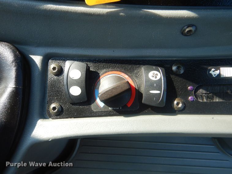 image for item GM9193 2004 Caterpillar 416D  backhoe