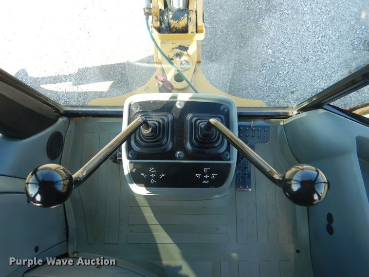 image for item GM9193 2004 Caterpillar 416D  backhoe