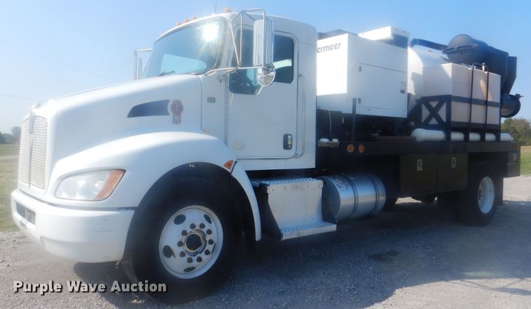 image for item GM9195 2010 Kenworth T370  vacuum truck