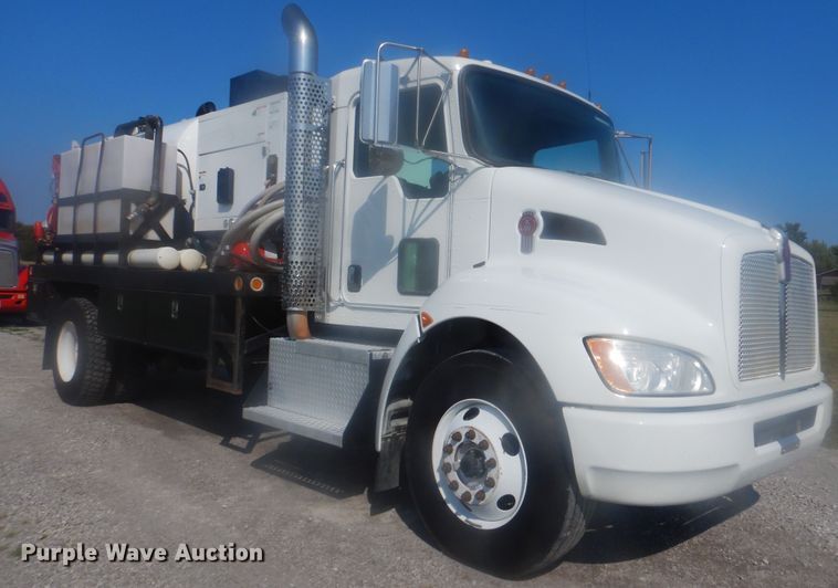 image for item GM9195 2010 Kenworth T370  vacuum truck