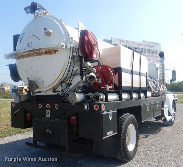 image for item GM9195 2010 Kenworth T370  vacuum truck