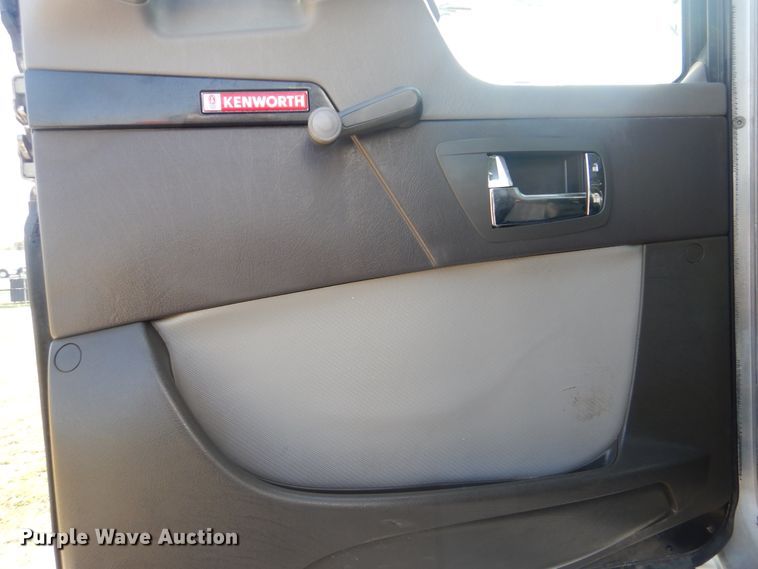 image for item GM9195 2010 Kenworth T370  vacuum truck