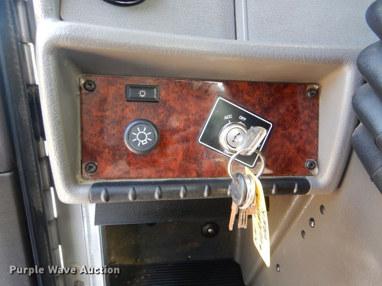 image for item GM9195 2010 Kenworth T370  vacuum truck